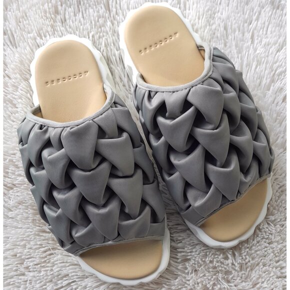 Free People Shoes - ACCCCEES Jabara Amor Free People Geometric 3D Pattern Slides Gray White 39/8.5